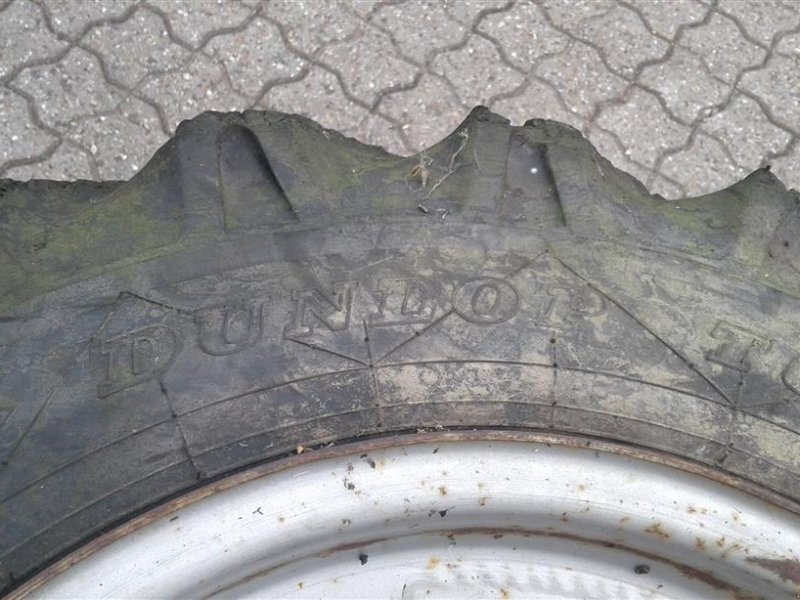 Rad типа Dunlop 10/75 R15,3, Gebrauchtmaschine в Østbirk (Фотография 1)