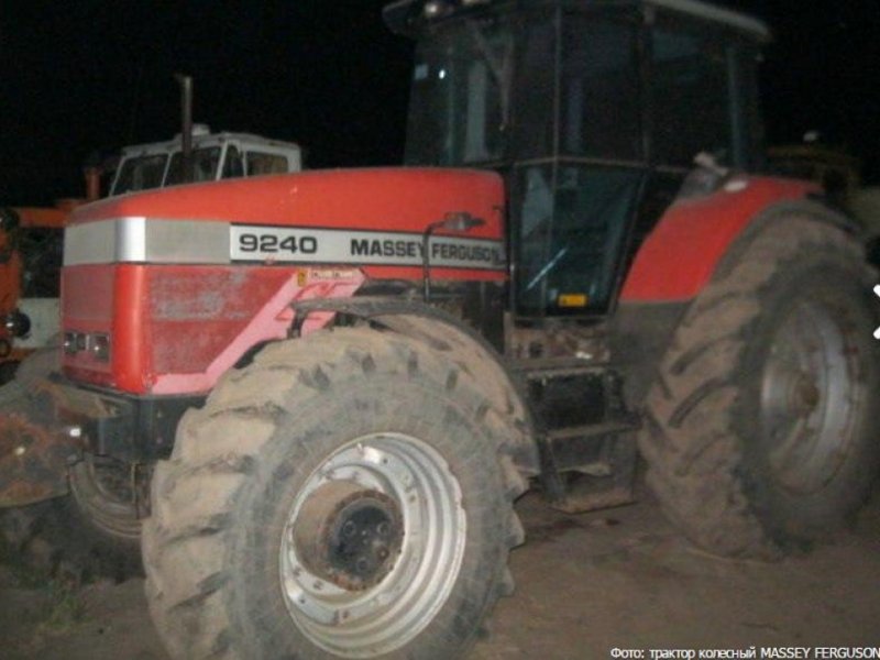 Oldtimer-Traktor типа Massey Ferguson 9240,  в Лубни (Фотография 1)
