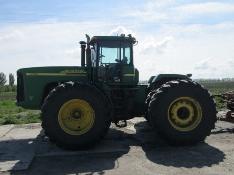 Oldtimer-Traktor типа John Deere 9520,  в Київ (Фотография 1)