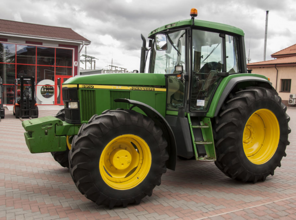 Oldtimer-Traktor типа John Deere 6910, Neumaschine в Луцьк (Фотография 2)