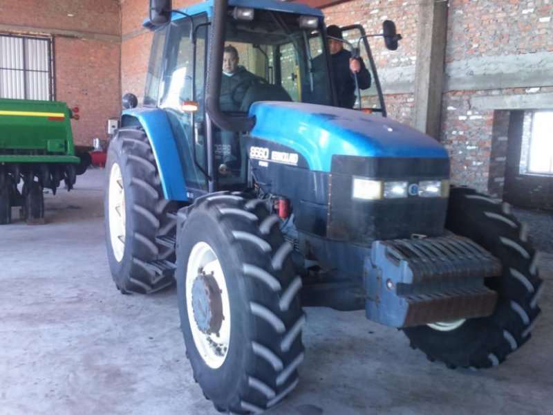 Oldtimer-Traktor типа New Holland 8560, Neumaschine в Подворки