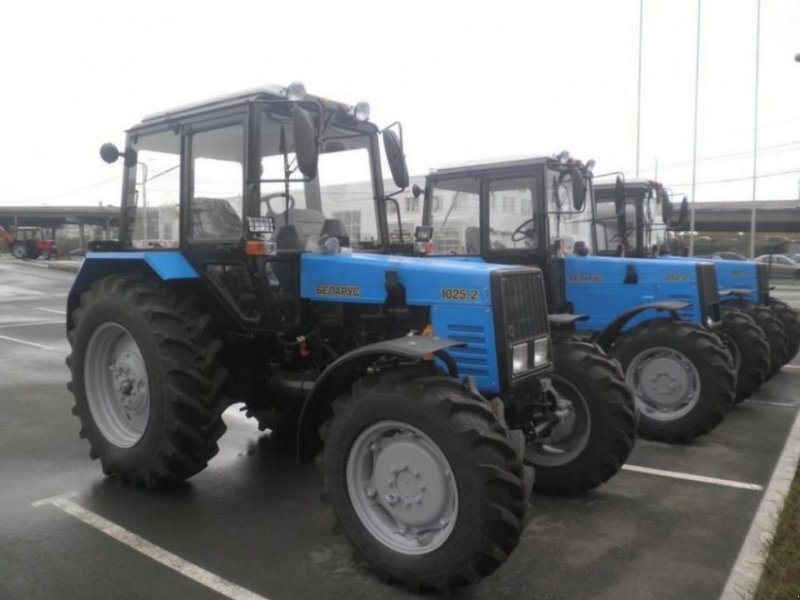 Oldtimer-Traktor типа Belarus Беларус-1025.2, Neumaschine в Полтава