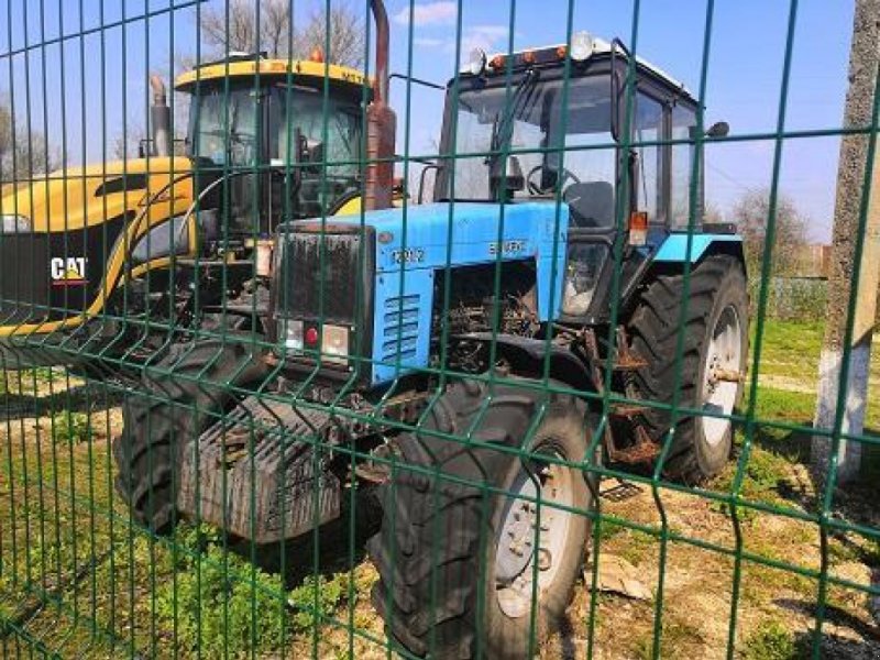 Oldtimer-Traktor типа Belarus Беларус-1221.2, Neumaschine в Ворожба (Фотография 1)