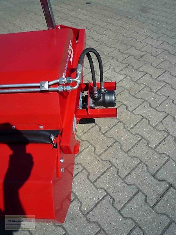 Kehrmaschine типа EURO-Jabelmann Schlepperkehrmaschinen 2,25 m, einschl. hydr. Entleerung, aus laufender Produktion, NEU, Neumaschine в Itterbeck (Фотография 11)
